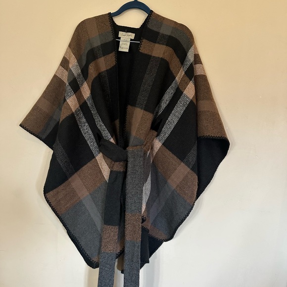 Charlie Paige Black Knit Poncho - Picture 2 of 4